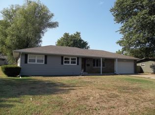 1011 W 7th St, Chanute, KS 66720