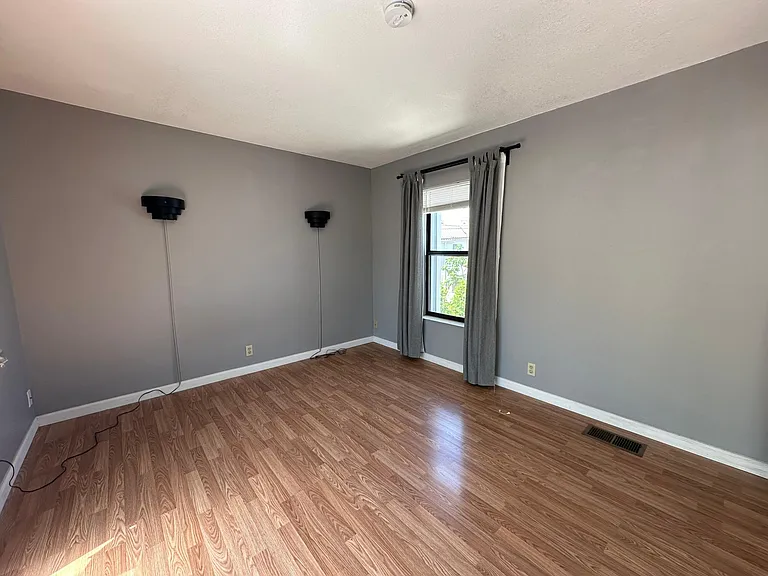 109 S Sierra Madre Blvd — Photo 15