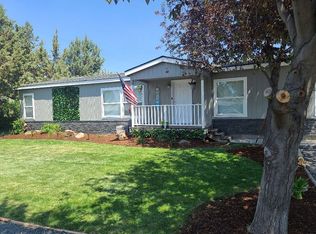 1544 SW 24th St, Redmond, OR 97756