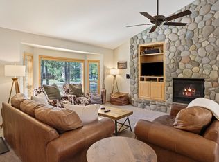 (Undisclosed Address), Sunriver, OR 97707