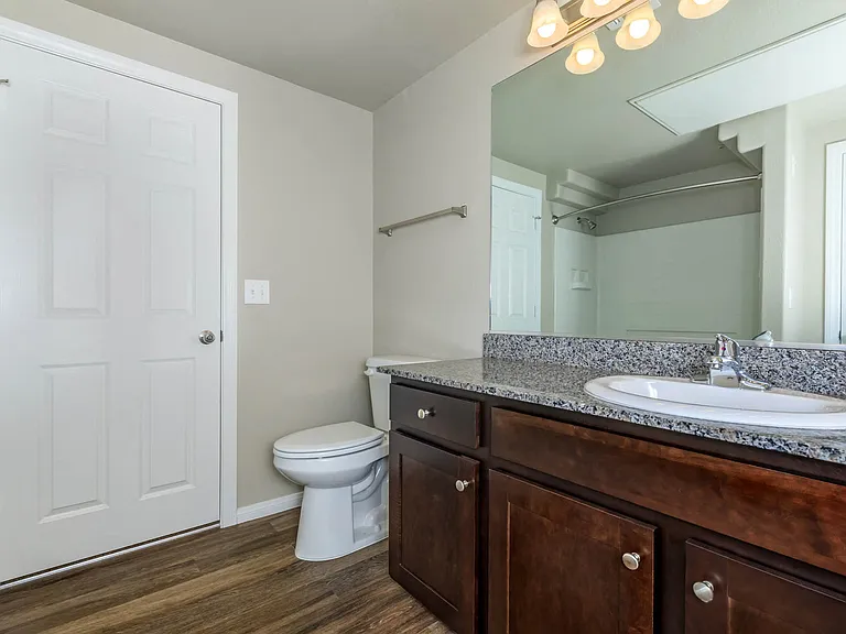 Renovated 1b1 683 SQFT 1 Bed 1 Bath