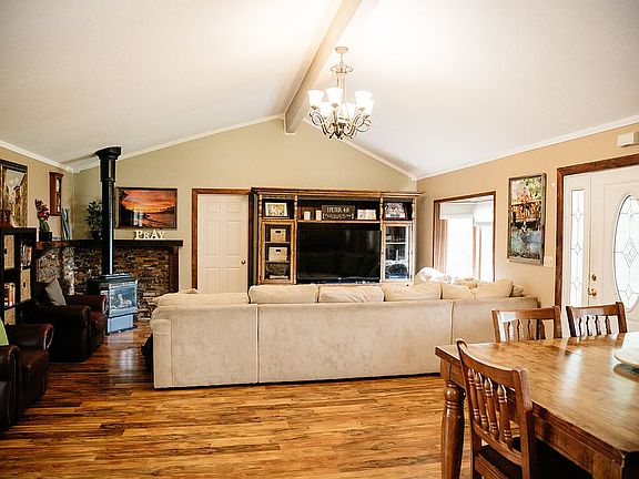 4th image of 312 W Court Ave