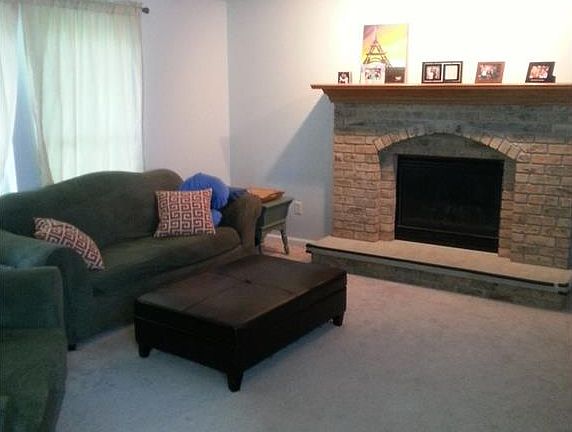 3rd image of 933 Devonshire Dr