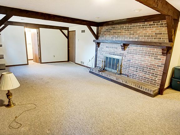 5th image of 8838 Valley Circle Dr