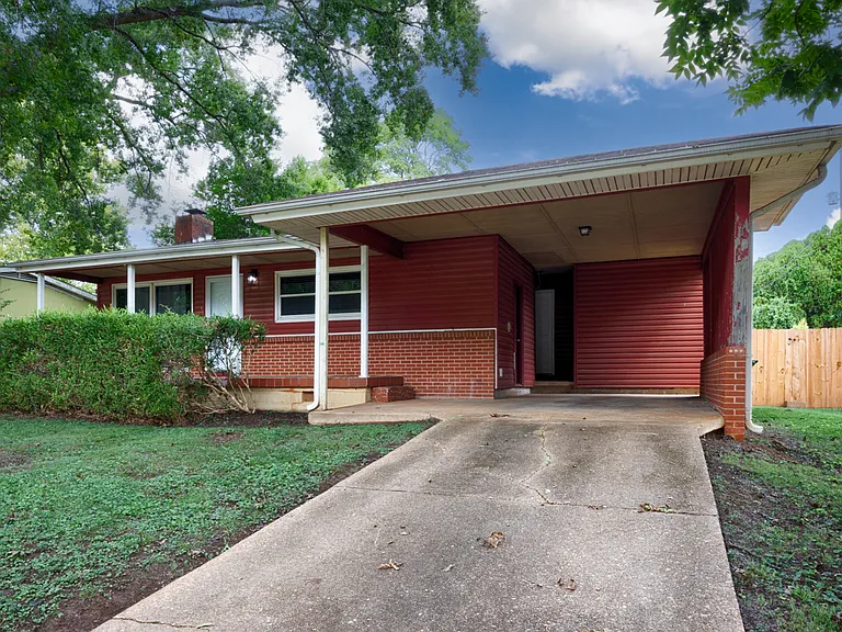 4210 Toftoy Dr SW — Photo 2