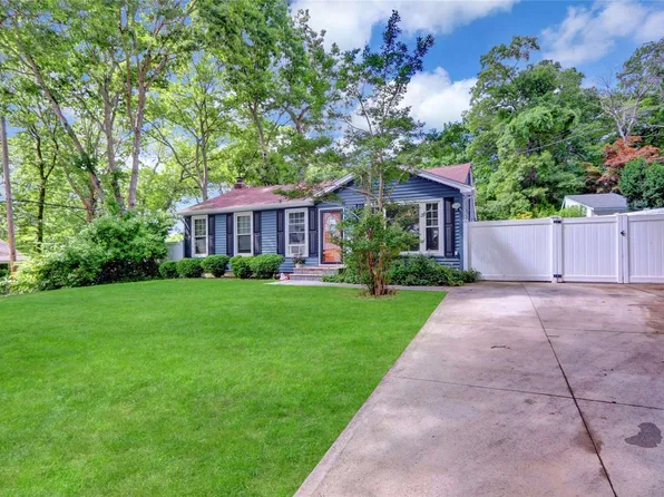 1 Syosset Road, Sound Beach, NY 11789