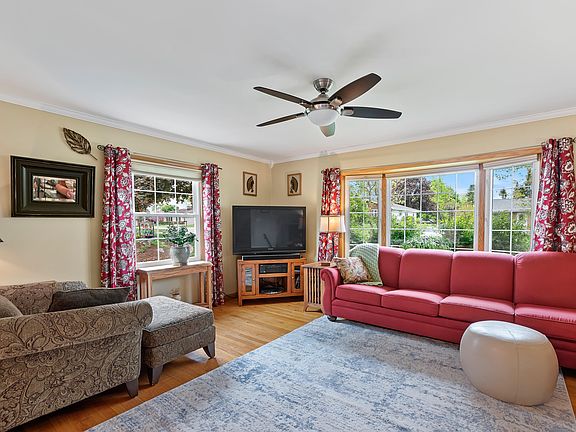 5th image of 304 Babalee Ln
