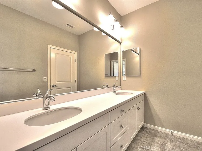 46 Larkfield — Photo 20