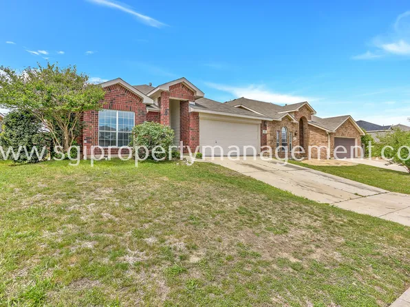 413 Windy Hill Ln, Fort Worth, TX 76108