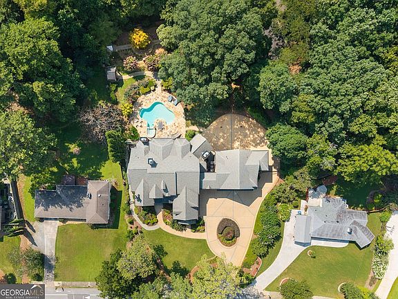 3rd image of 280 Old Ivy Rd NE