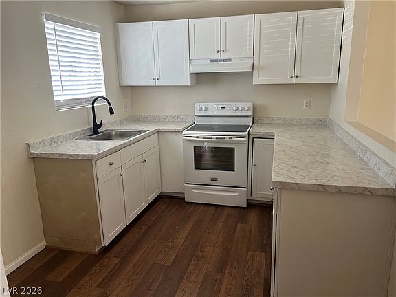 3rd image of 5422 Swenson St #9