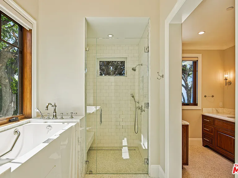 5561 Horizon Dr — Photo 16