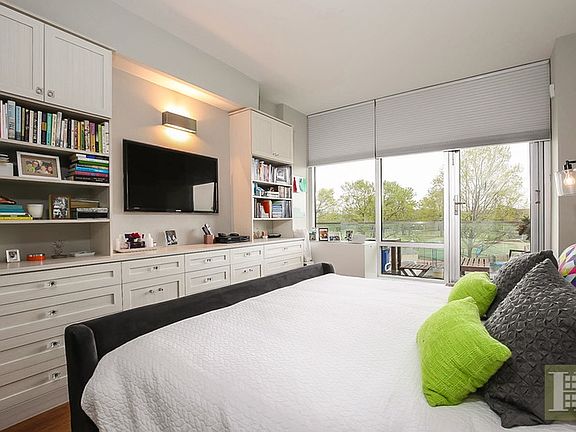 5th image of 3751 Riverdale Ave APT 4A