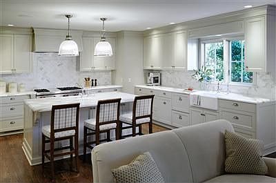 4th image of 1920 Blenheim Dr E