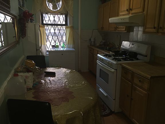5th image of 3018 34th St