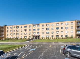 6660 S Brainard Ave APT 104, Countryside, IL 60525