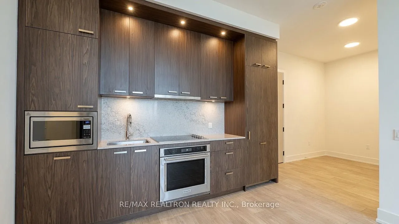 3 bed, $3,800 — Photo 1