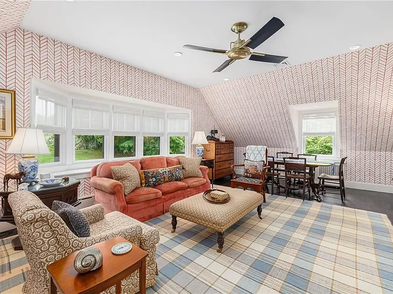 33 Beacon Hill Rd — Photo 9