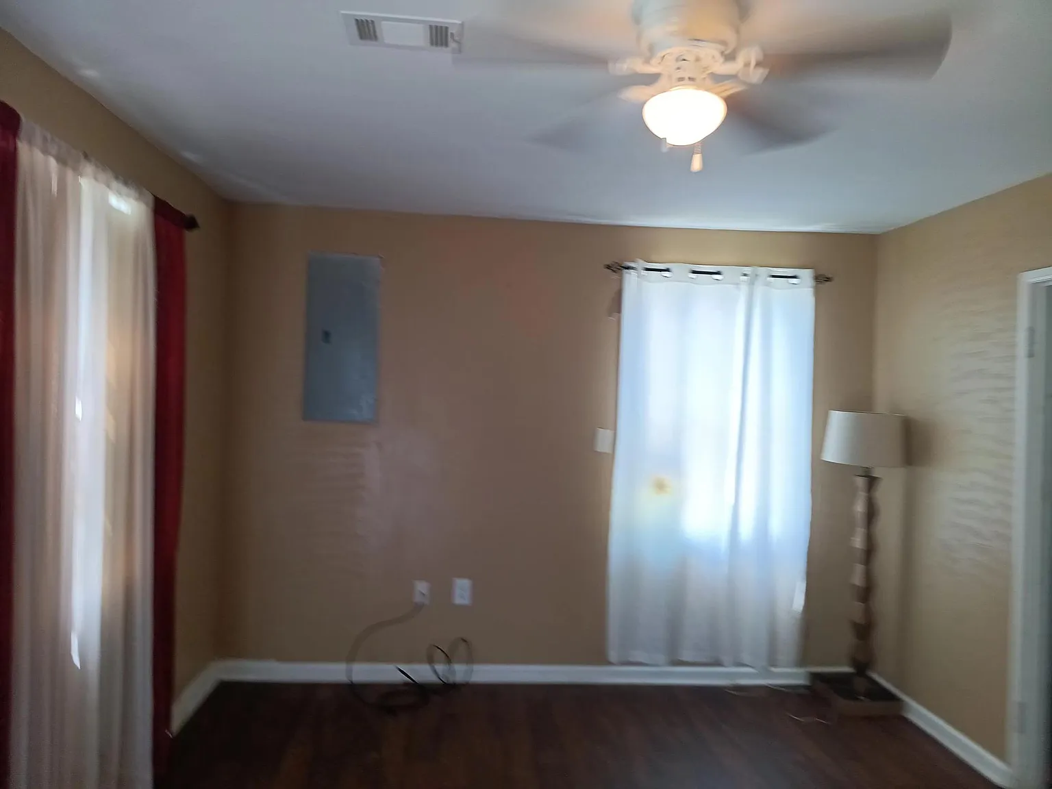 2 bed, 720 sqft, $800 — Photo 3