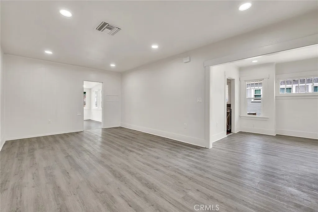3 bed, 1146 sqft, $3,100 — Photo 4