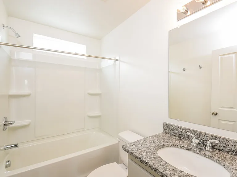 18600 E 47th Pl — Photo 16
