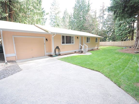 Charming! And lots of yard space.