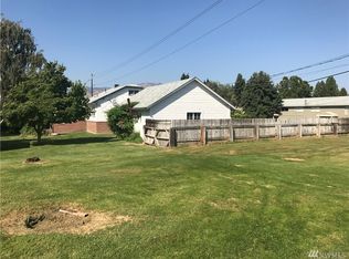 338 11th St NE, East Wenatchee, WA 98802