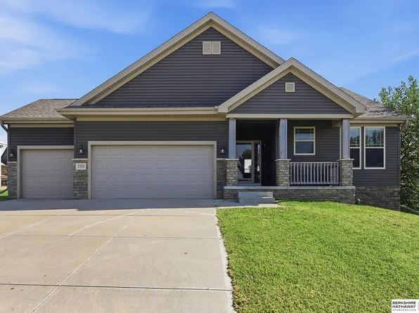 2205 Hedgeapple Rd, Plattsmouth, NE 68048