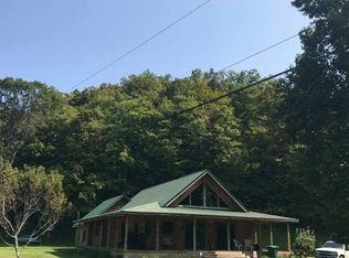 2016 Turkey Creek Rd, Hurricane, WV 25526