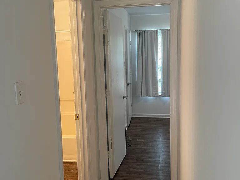 957 Rives St — Photo 10