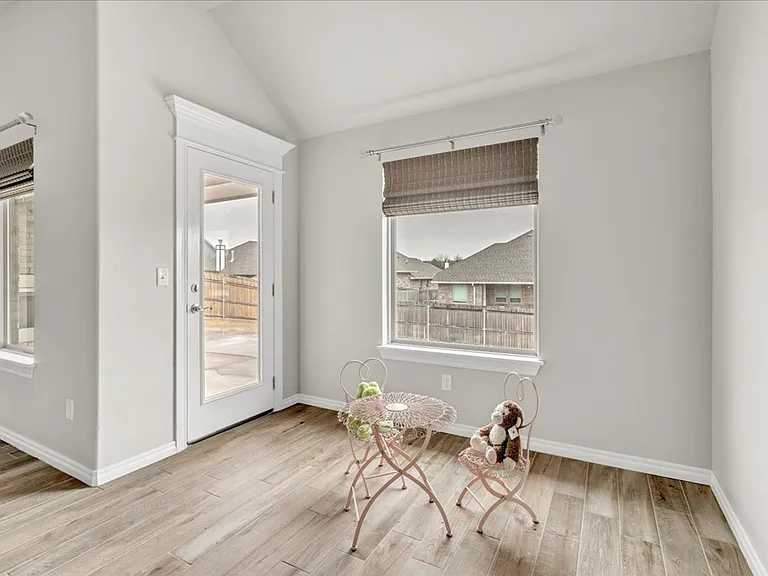 5316 Lannister Ln — Photo 9