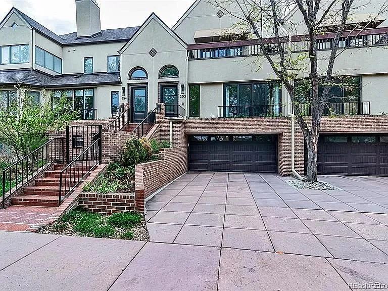 250 Adams St — Photo 1