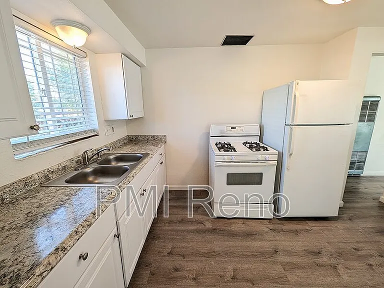760 Balzar Cir #A — Photo 7