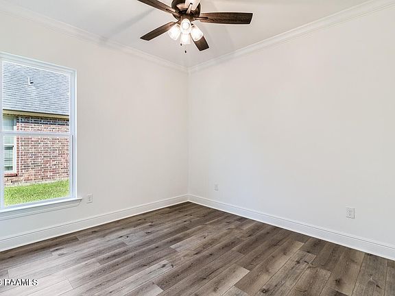 5th image of 339 Saint Matthias Dr
