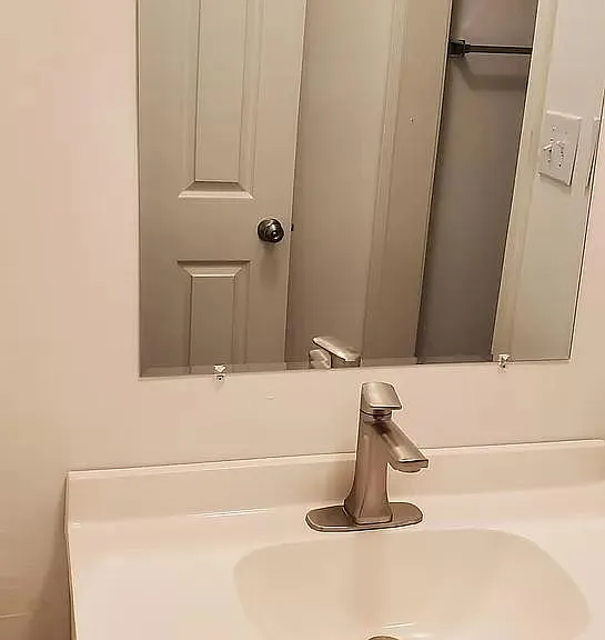 1040 Montgomery St #21 — Photo 5