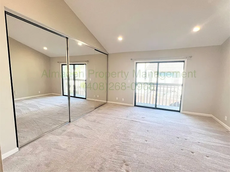 6598 Alleghany Ct — Photo 10