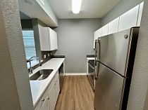 3rd image of 935 Michigan St #11390978
