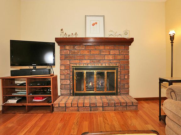 5th image of 17911 Oak Hill Ct