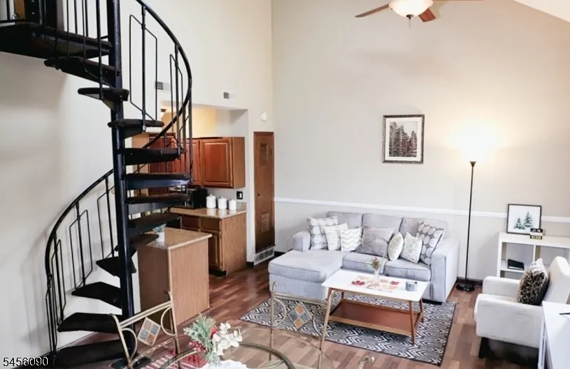 3 bed, 2.0 bath, $2,400 — Photo 3