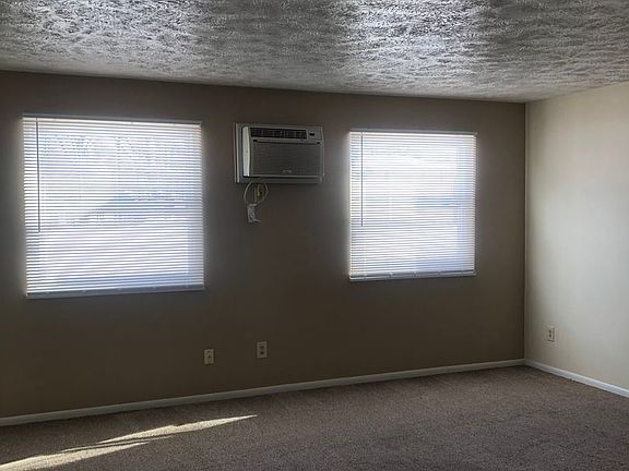 5th image of 273 Maplewood Dr APT 201