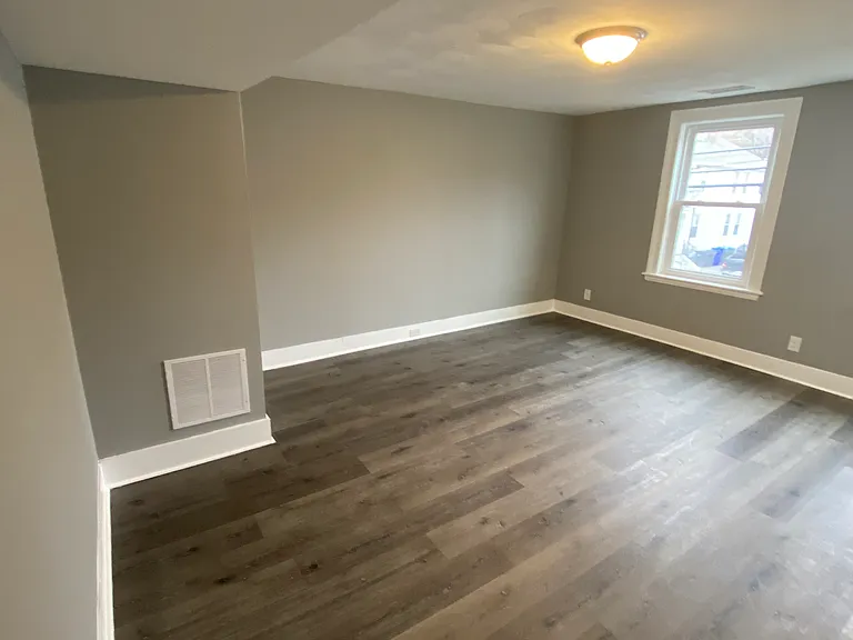 652 Manton Ave #2L — Photo 10