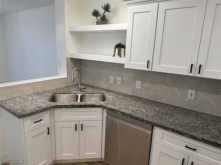 8075 Teresita Ave — Photo 9