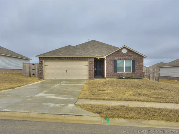 1106 Raven Dr, Claremore, OK 74019