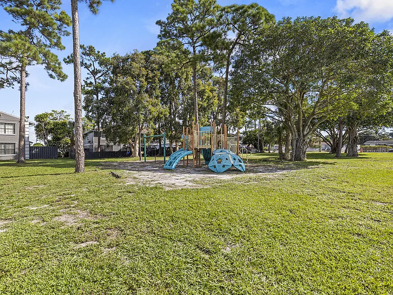 814 Hill Dr #C — Photo 31