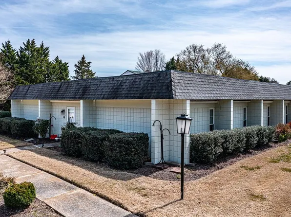 195 South Dr, Kilmarnock, VA 22482