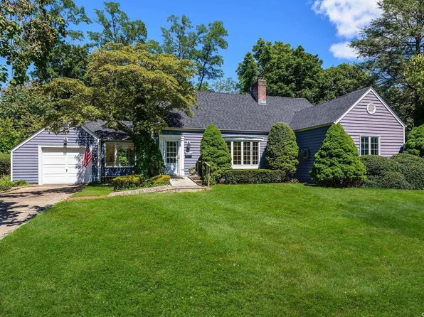 100 Dumbarton Drive, Huntington, NY 11743