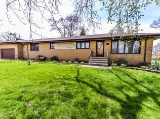 808 Roppolo Dr, Elk Grove Village, IL 60007