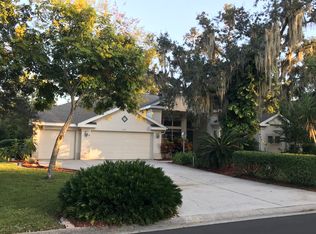 2410 Clubhouse Dr, Plant City, FL 33566