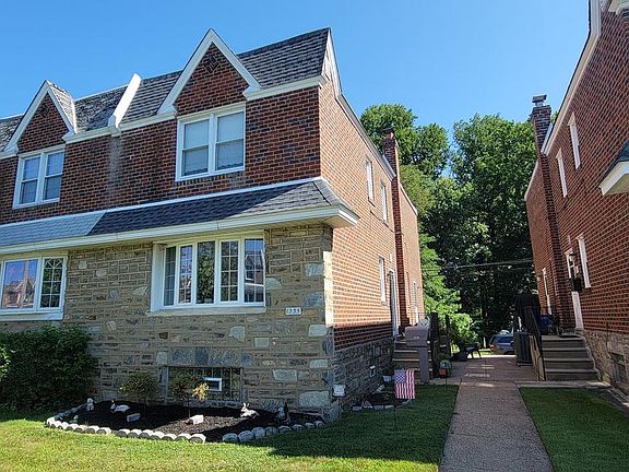 2nd image of 1235 Stanwood St