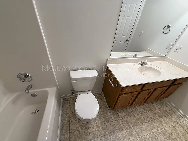 10500 Boxmeer Ct — Photo 25